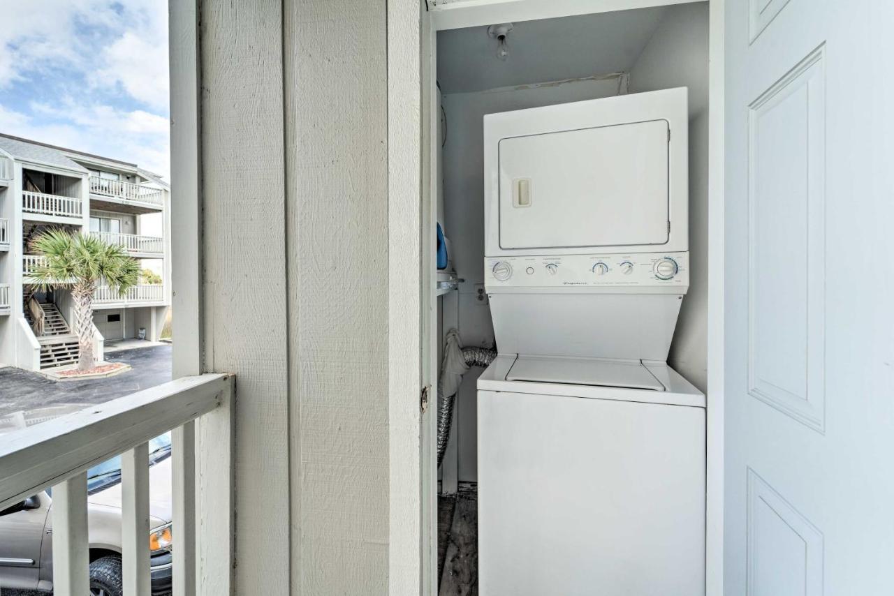 Bright Carolina Beach Condo - Walk To Shore! Exterior photo